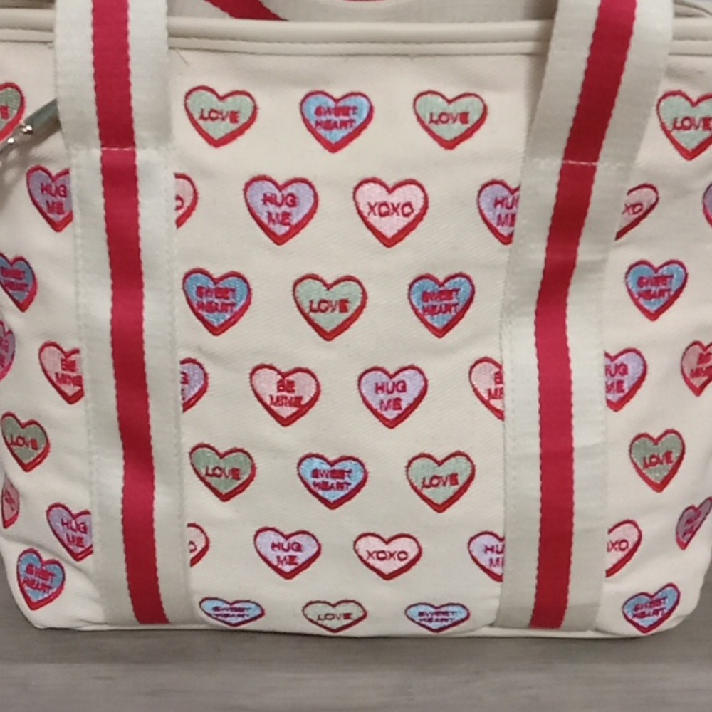 Betsey Johnson Conversation Hearts Canvas Crossbody NWT - Picture 4 of 6